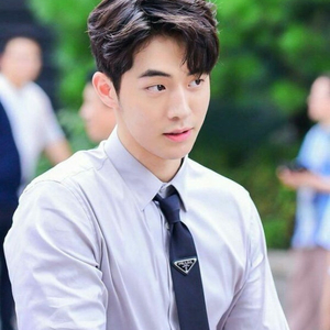 프라다 개버딘 리나일론 넥타이 이미지