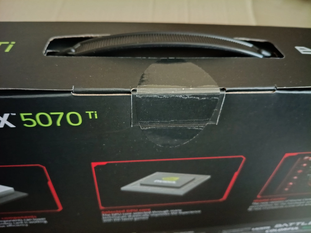 컬러풀 그래픽카드 RTX 5070ti(새상품) 이미지