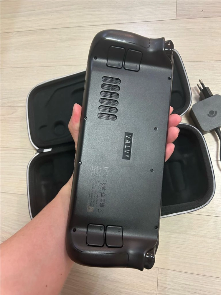 스팀덱 OLED 512GB 휴대용 게임기 배터리헬스 100 팔아요 이미지