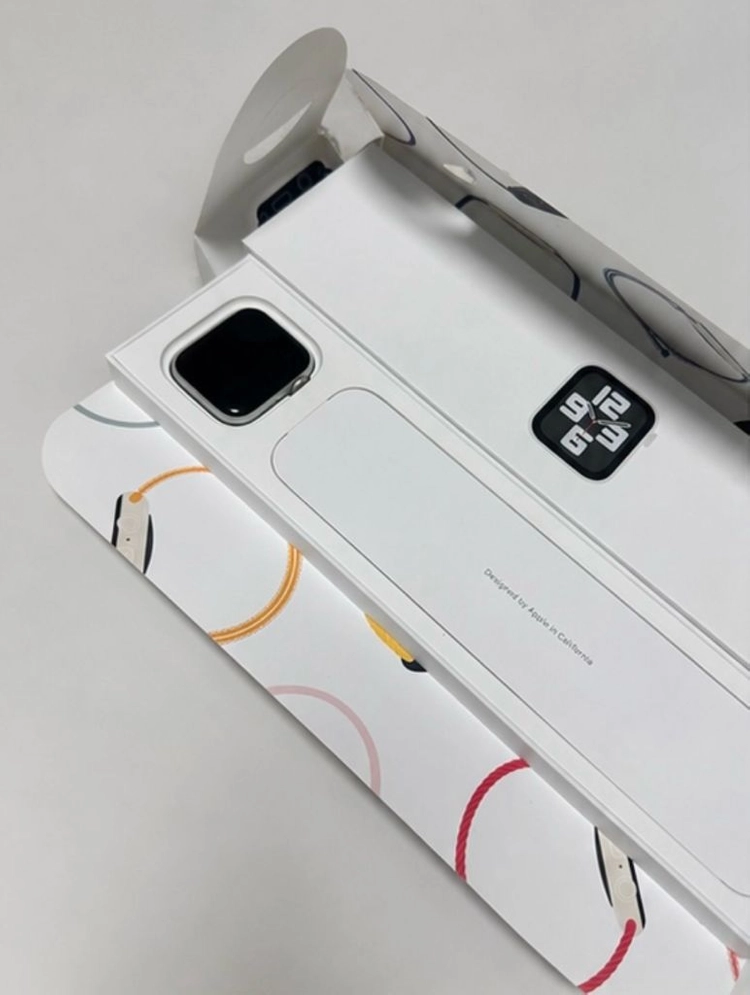 애플워치 SE 2세대 44mm 스타라이트 이미지