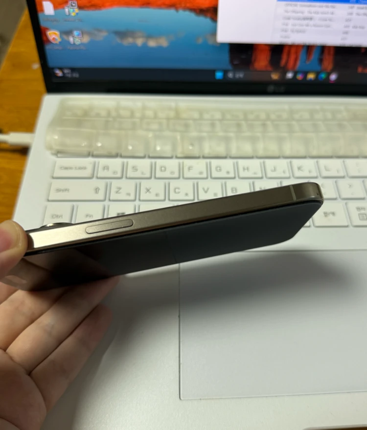 아이폰15pro-1테라 이미지