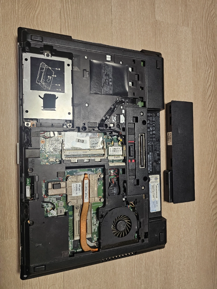 HP 8560P 부품용 노트북 이미지