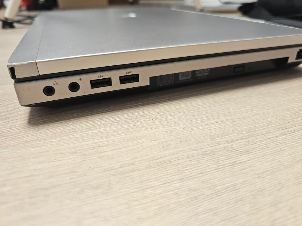 HP 8560P 부품용 노트북 이미지