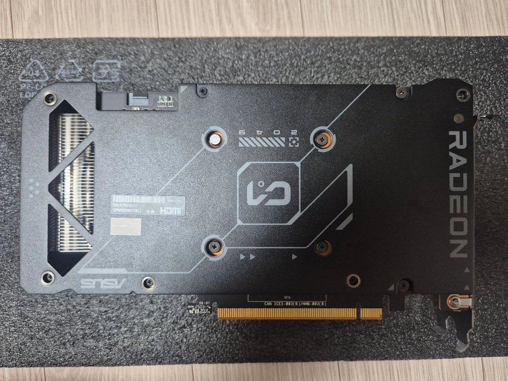 ASUS RX7600 그래픽카드 팝니다. 이미지