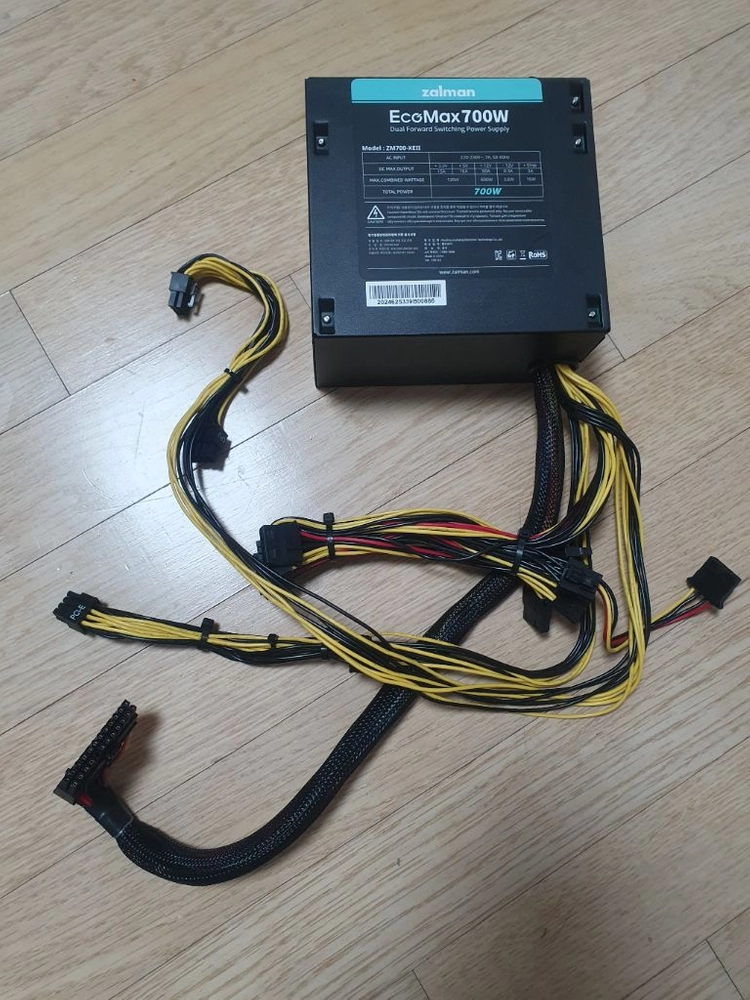 잘만 EcoMax 700W 파워 ZM700-XEII 이미지