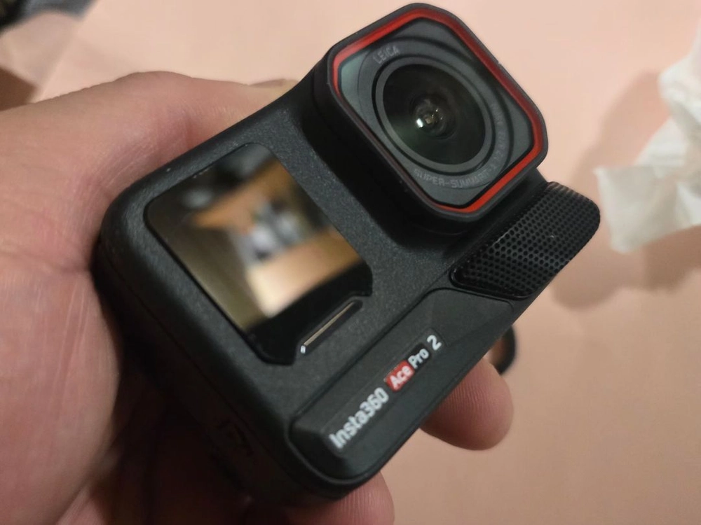 인스타360 에이스프로2 듀얼배터리 번들 이미지