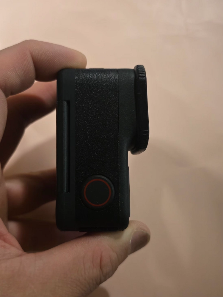 인스타360 에이스프로2 듀얼배터리 번들 이미지