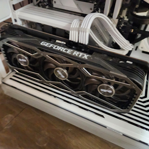 이엠텍 RTX3070 블랙에디션 그래픽카드 이미지