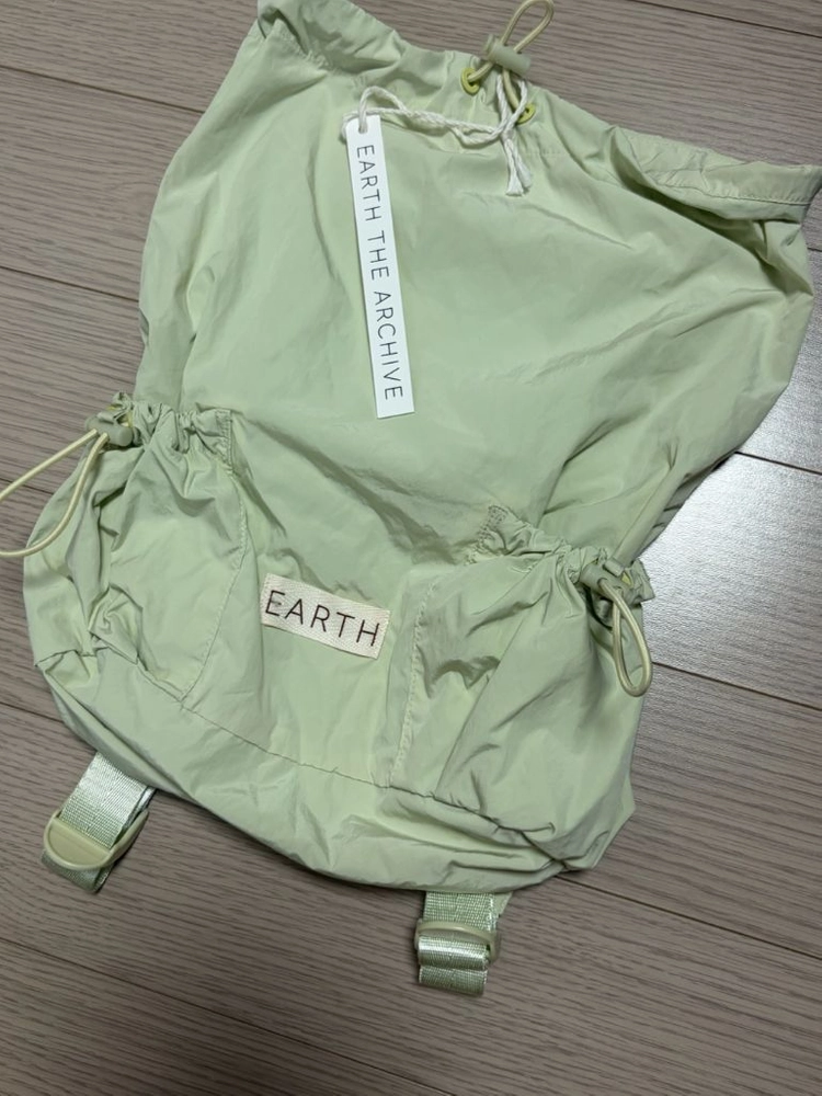 얼쓰 라이트웨이트 백팩 올리브 새상품 이미지