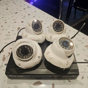 kt cctv(영업용) 4대 및 녹화기 판매 합니다 이미지