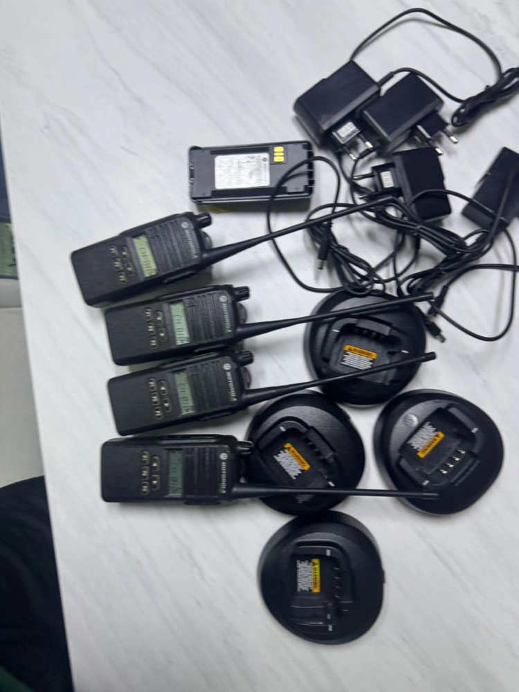 모토로라업무용 무전기 세트 이미지