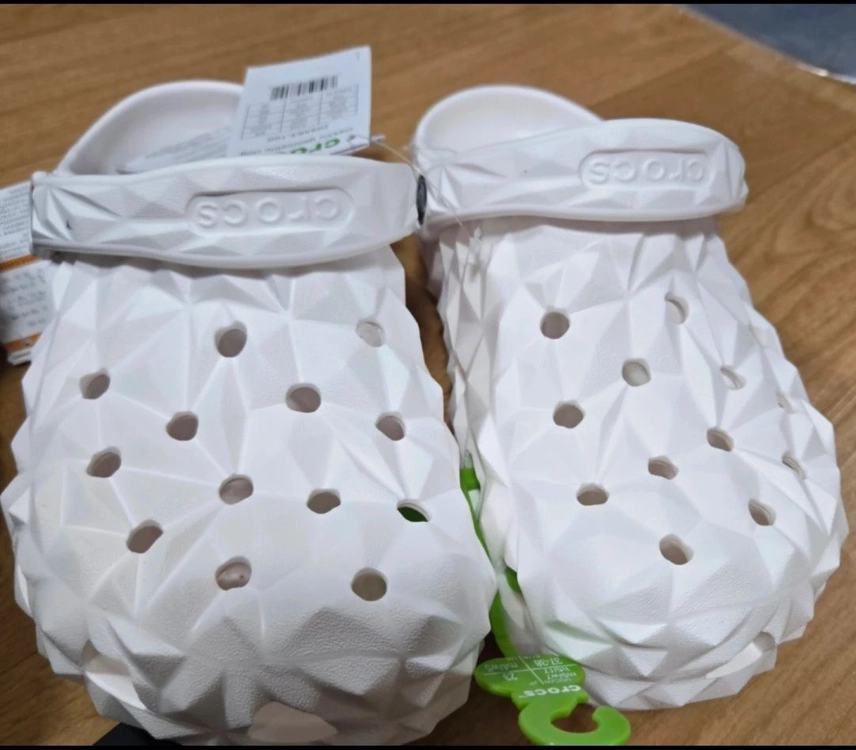 크록스 클래식 클로그 화이트/블랙 이미지