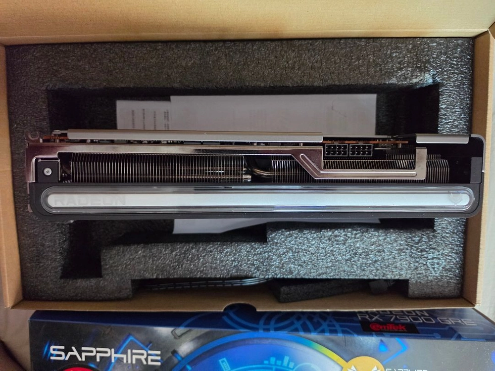 사파이어 라데온 RX 7900GRE 니트로 + D6 16GB 이미지