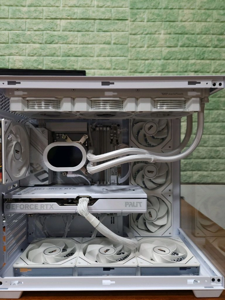 미사용 ) 9800X3D & RTX5070 컴퓨터 PC 이미지