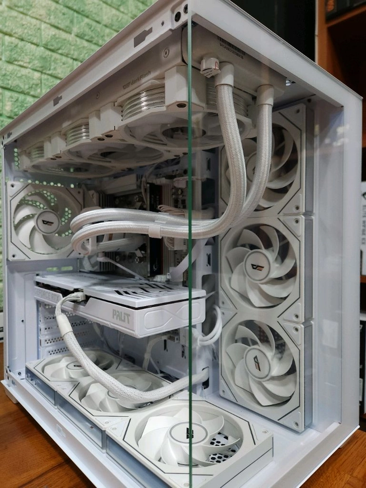 미사용 ) 9800X3D & RTX5070 컴퓨터 PC 이미지