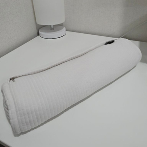 즐잠 원형 경추베개 편백큐브 목침 피그먼트 화이트 이미지