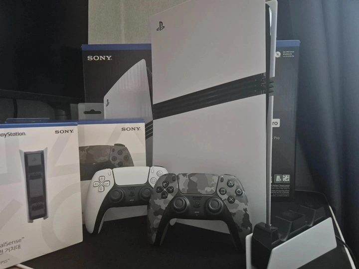 PS5 Pro (2TB) 신공정 (CFI-7122) - 안심되는 중고거래