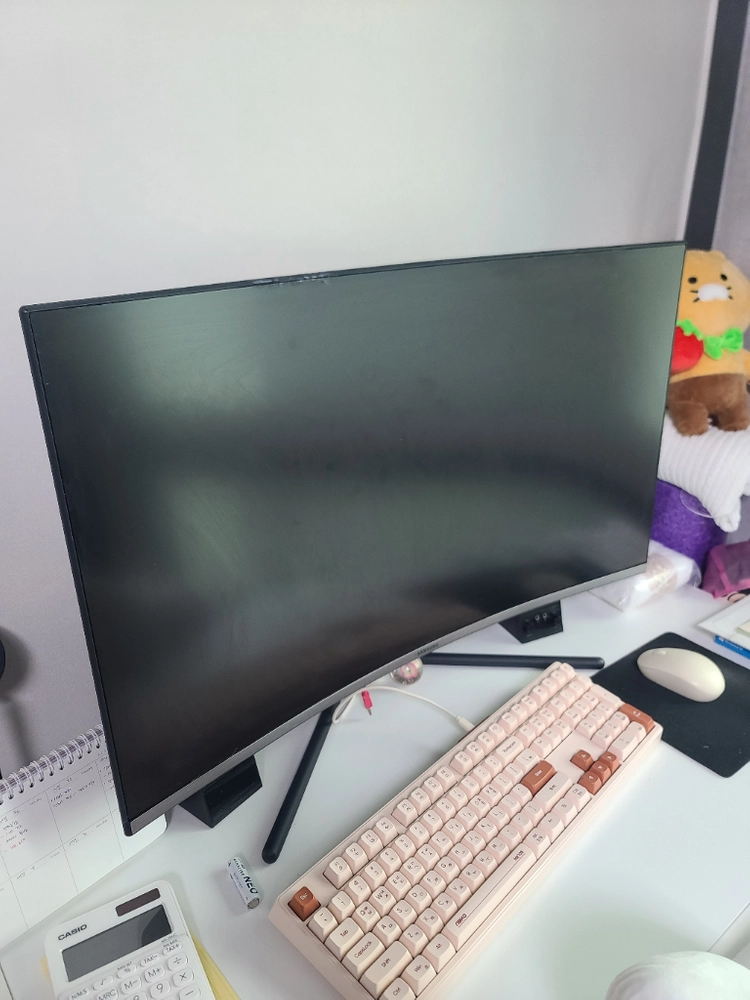삼성 커브드 모니터 32인치 4K UHD (U32R590CWK) - 안심되는 중고거래