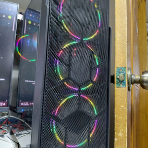 5600 RTX5060 게이밍 컴퓨터 이미지