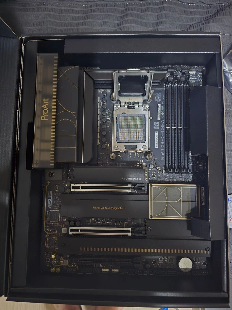 ASUS ProArt X870E-CREATOR WIFI 대원씨티에스 판매 이미지