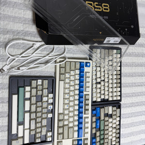 riccks rs8 키보드 핑크치즈+일당오 블루얼럿 키캡 이미지