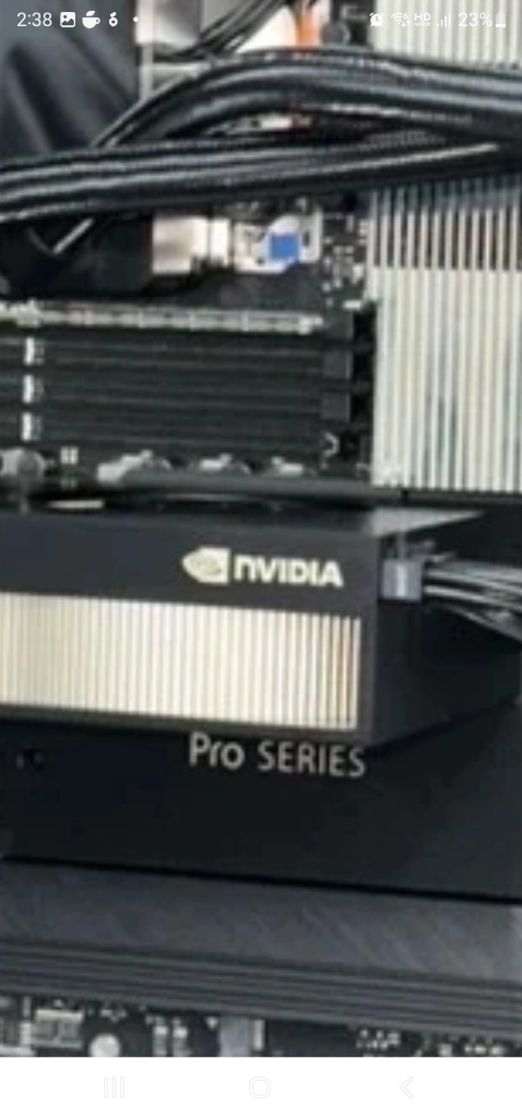 NVIDIA RTX PRO 6000 Blackwell MAX-Q워크스테이션 에디션 D7 96GB 이미지