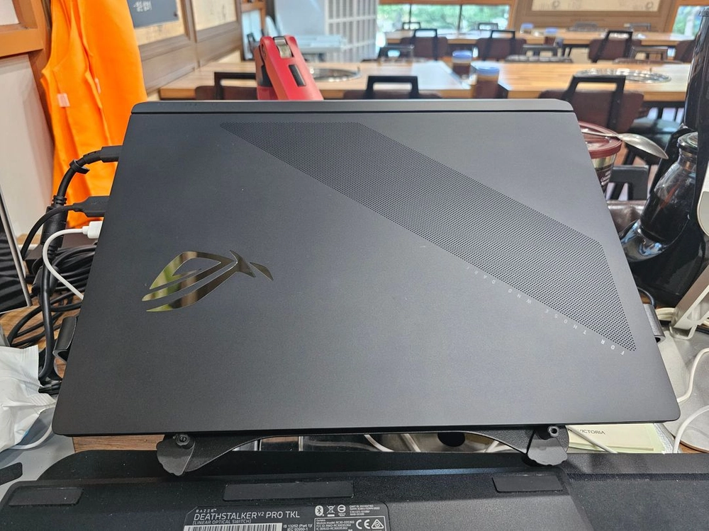 ASUS ROG STRIX SCAR 18 G835LW (RTX 5080) 이미지
