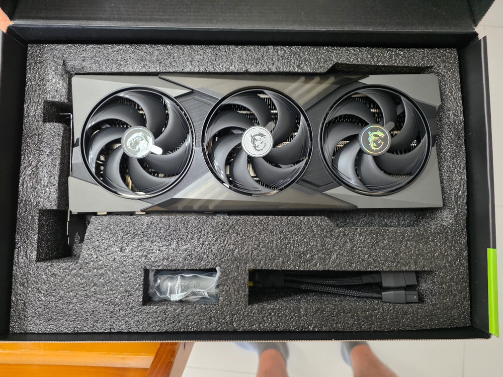 RTX 5070 Ti 게이밍트리오 그래픽카드 이미지