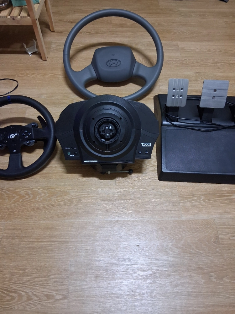 레이싱휠 트러스트마스터 t300 gt (ps4,5/pc) (택배가능택포)안전결제 - 안심되는 중고거래