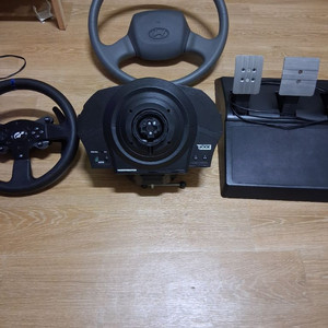 레이싱휠 트러스트마스터 t300 gt (ps4,5/pc) (택배가능)안전결제 이미지