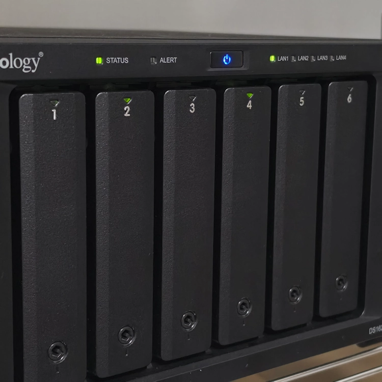 시놀로지 6베이 NAS 1621+ 64TB(16TB*6), ram 32gb, ssd 1TB*2(캐쉬용) - 안심되는 중고거래