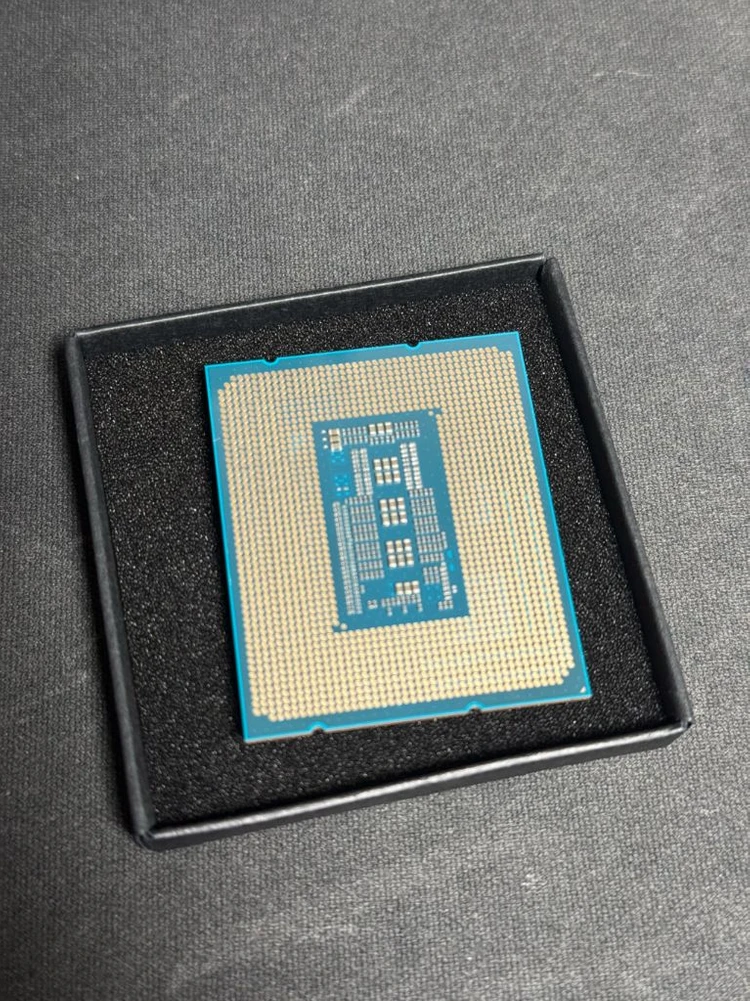 인텔 i7-13700k 이미지