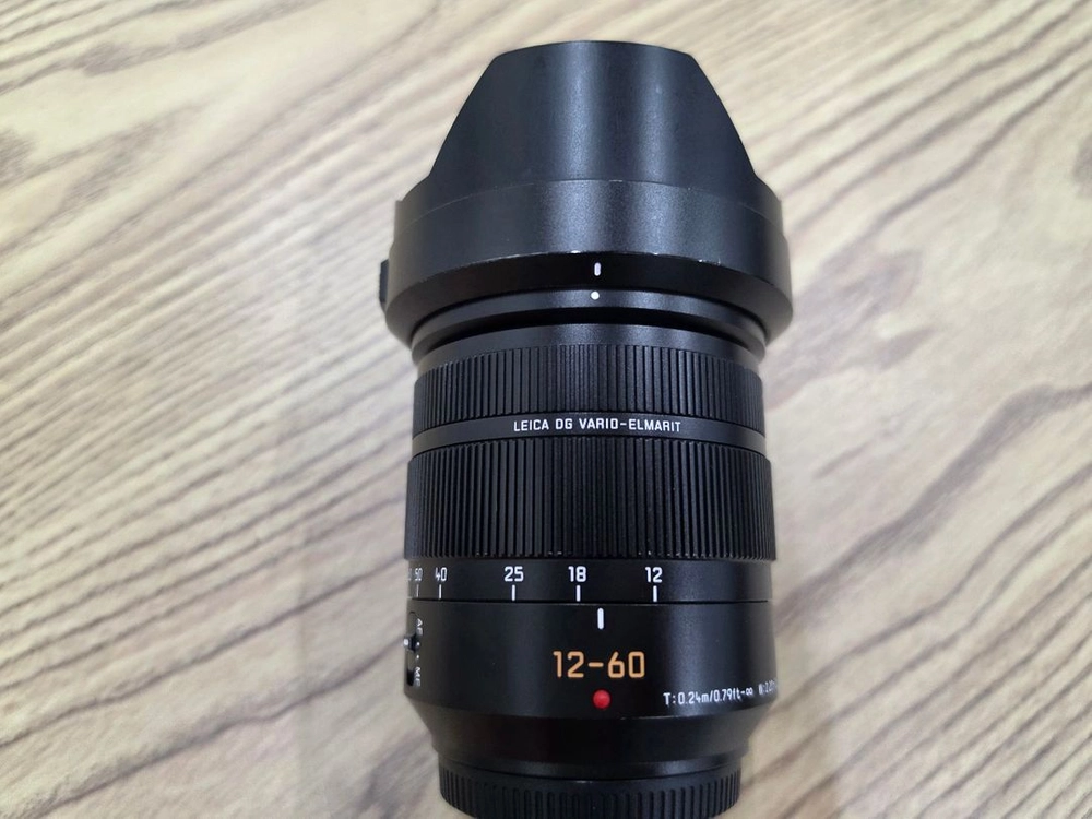 파나소닉 루믹스 12-60mm f2.8-4 라이카 렌즈 판매합니다 - 안심되는 중고거래
