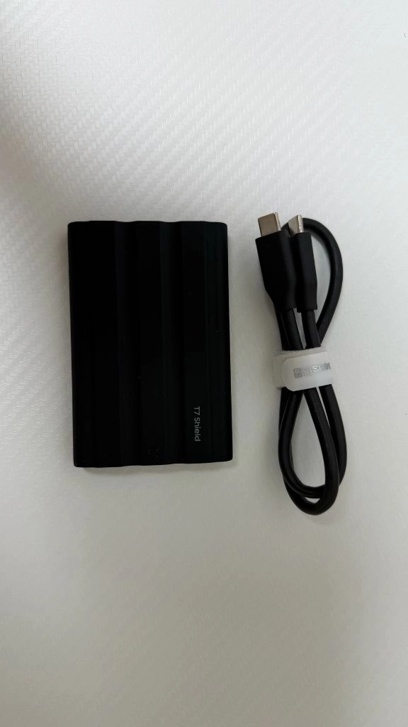 삼성 T7 Shield 4TB 외장 SSD 이미지
