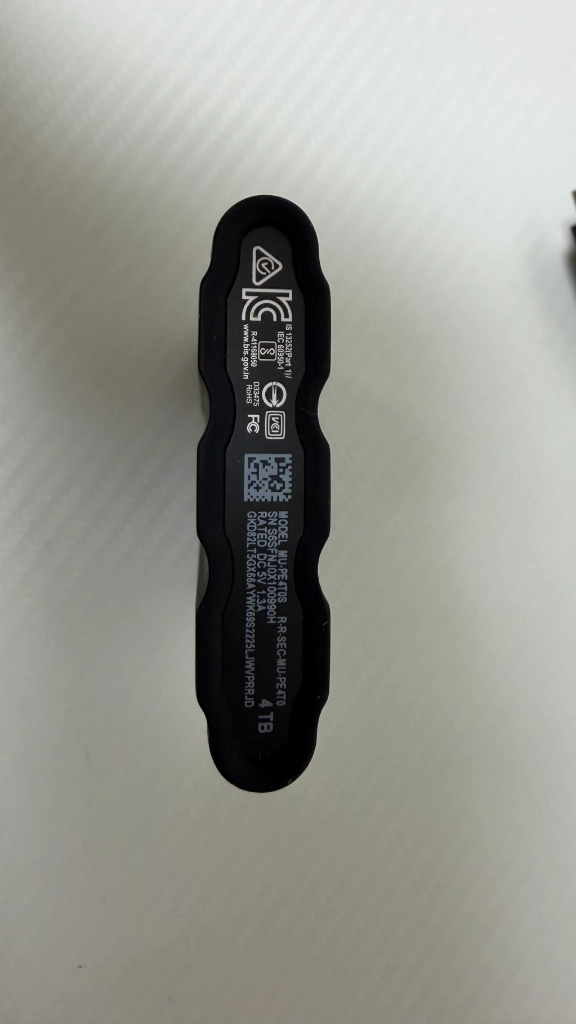 삼성 T7 Shield 4TB 외장 SSD 이미지