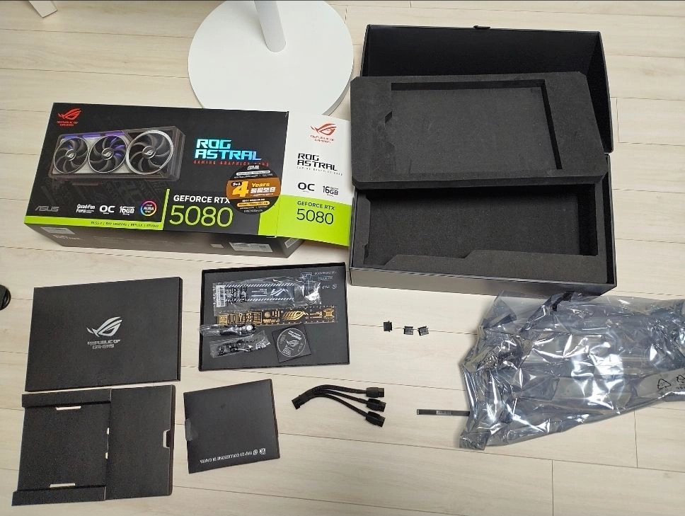 RTX 5080 아스트랄 팝니다 이미지