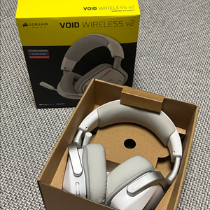 커세어 VOID WIRELESS V2 화이트 게이밍 헤드셋 이미지
