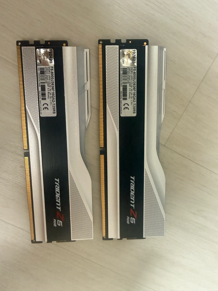 DDR5 GSKILL TRIDENT Z5 RGB DDR5 32GB (16x2) 6000Mhz CL36 - 안심되는 중고거래