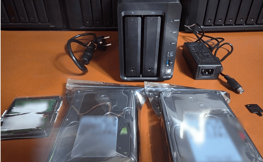 시놀로지 DS718+ 서버용 HDD MG 12TB 12테라 이미지