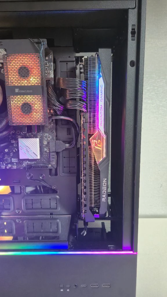 (중고) 9700x 7900xtx 램 32GB 게이밍 컴퓨터 이미지