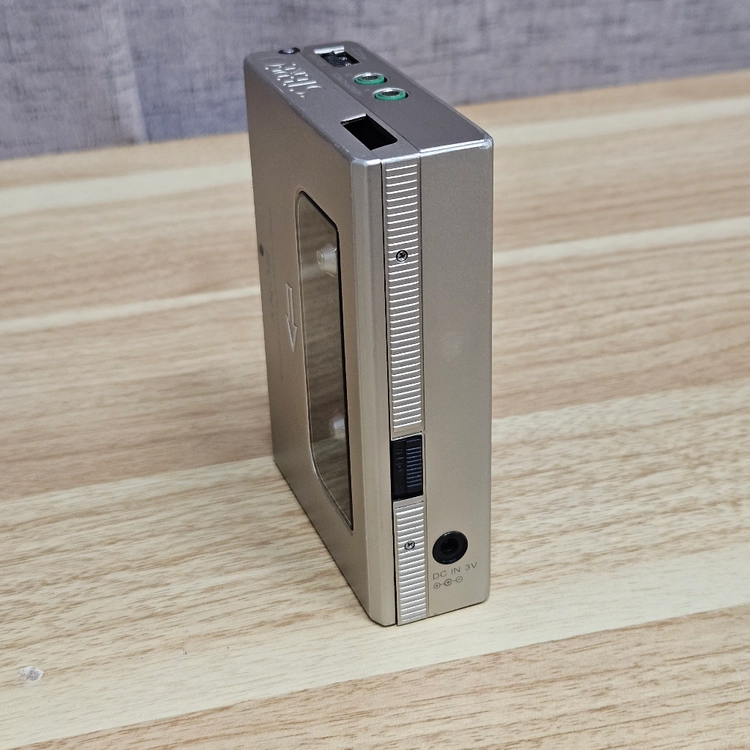 SONY WM-DD3 카세트 워크맨 이미지