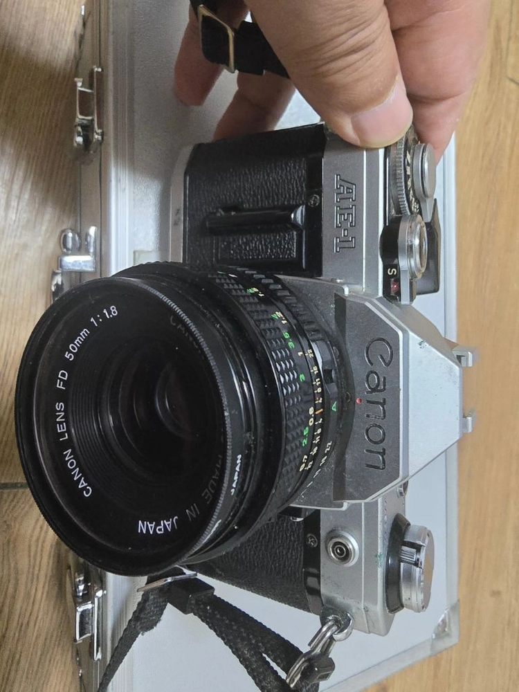 캐논 AE-1 필름 카메라 이미지