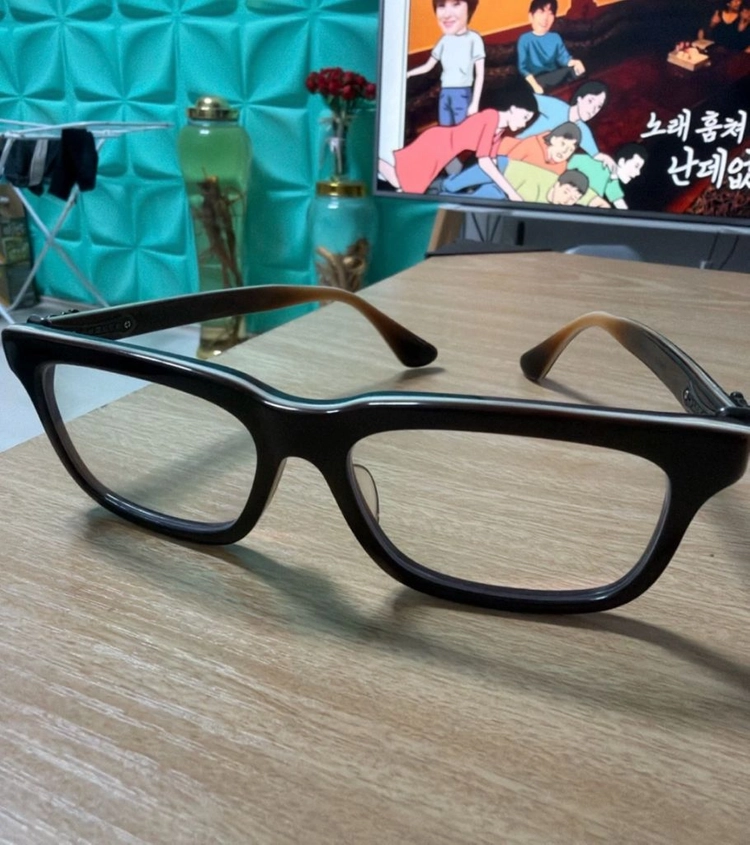 크롬하츠 안경 이미지