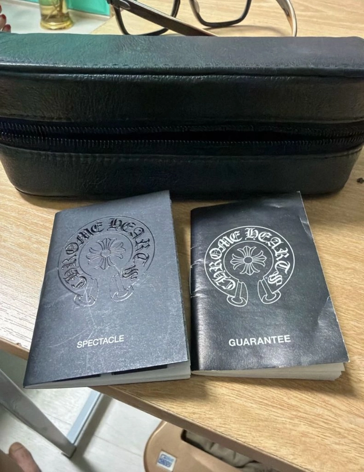 크롬하츠 안경 이미지