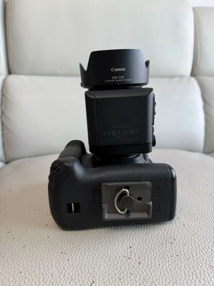 DSLR 카메라 + 18-135mm 렌즈 세트캐논 80 D 정품 풀셋 이미지