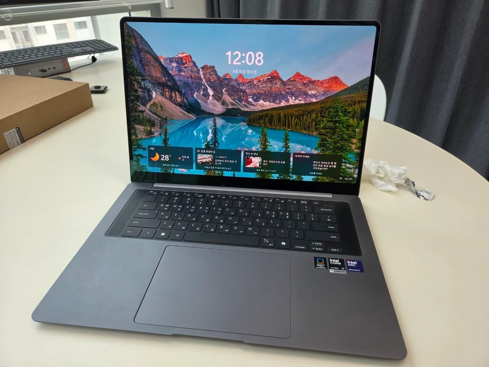 갤럭시 북6 프로 (NT961XJG-KE72G) (16인치) (X7 358H) (32GB) (1TB) 이미지