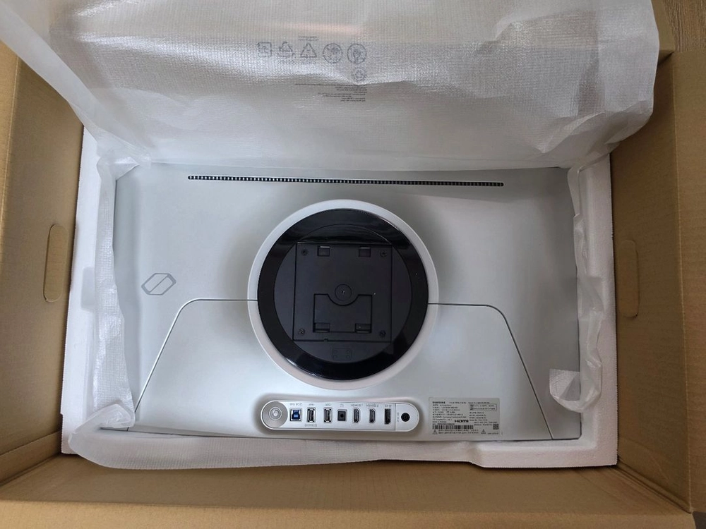 삼성 오디세이 G6 OLED 모니터 이미지