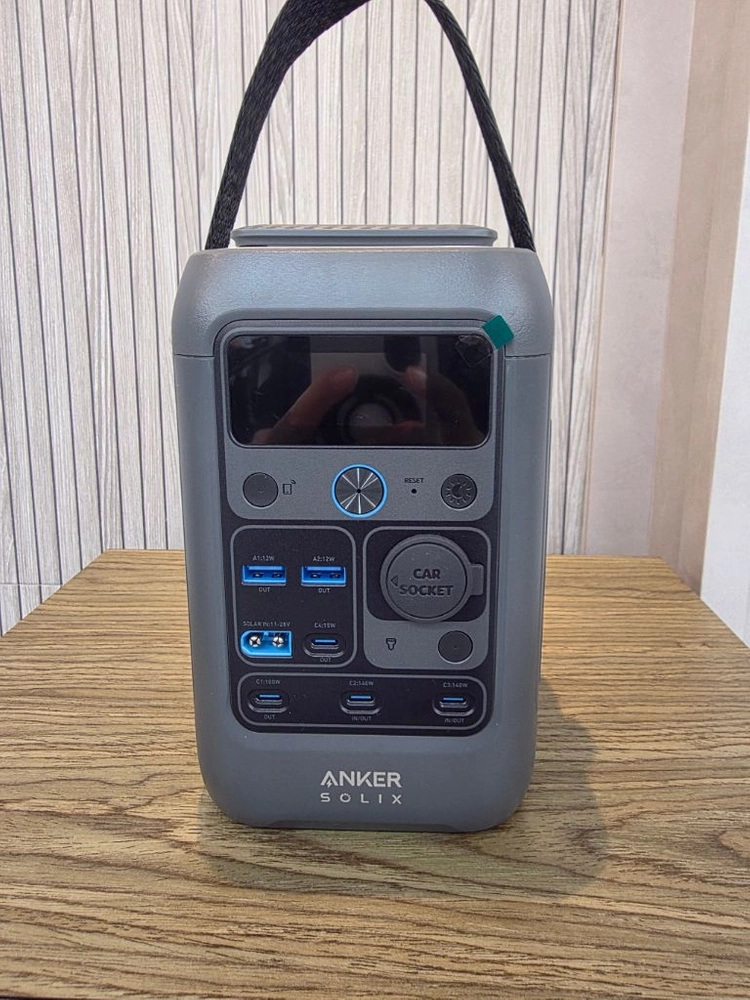 nebula capsule 3 + anker solix c300 이미지