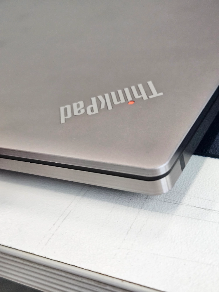 레노버 Z16 라이젠7 PRO 6850H RX6500M 고성능 노트북 이미지
