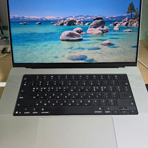 맥북 프로 M5 Max 64g 2TB 16인치 실버 S급 이미지